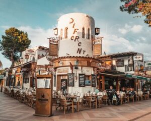 Diferent restaurant Cala dor