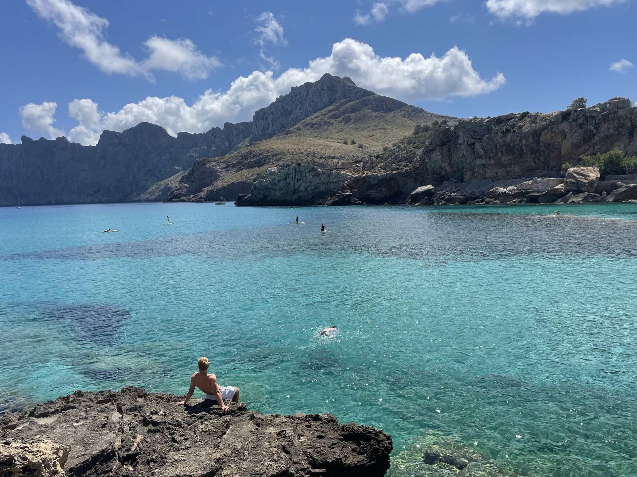 Mooiste baaien Mallorca helderblauwe zee