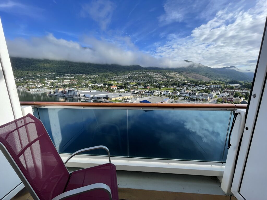 UItzicht vanuit balkon - AIDA cruise Noorwegen