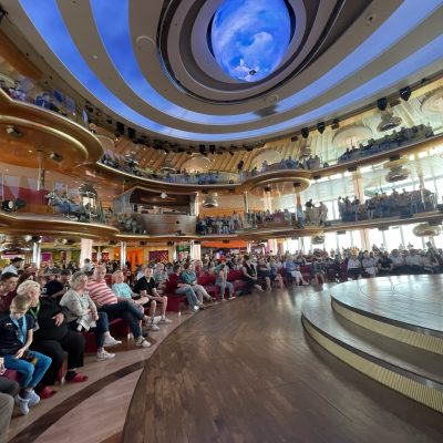 Theater - cruise voor gezinnen met jonge kinderen AIDA cruise The Travel Stylist